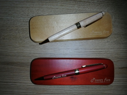 Elegantní dřevěné pero