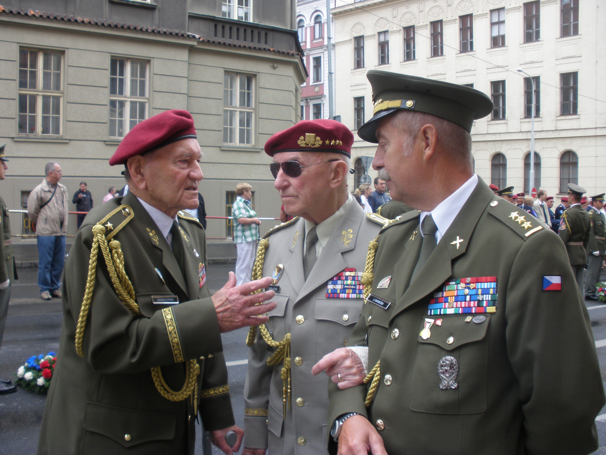 Generálové Jaroslav Klemeš a Tomáš Sedláček. 