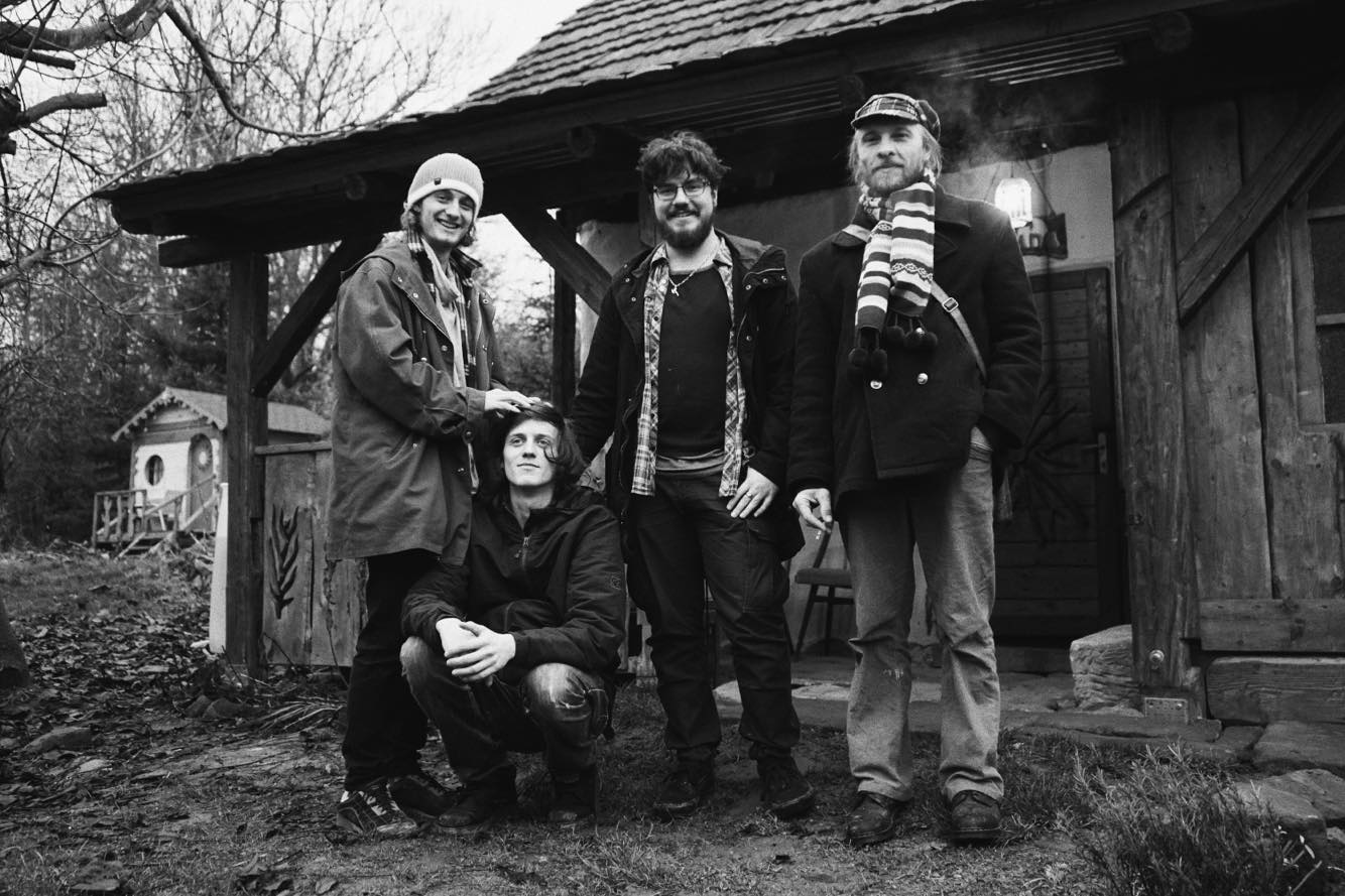 Nahrávali jsme v nádherné roubence Kamila Dandy - studiu Aluna.