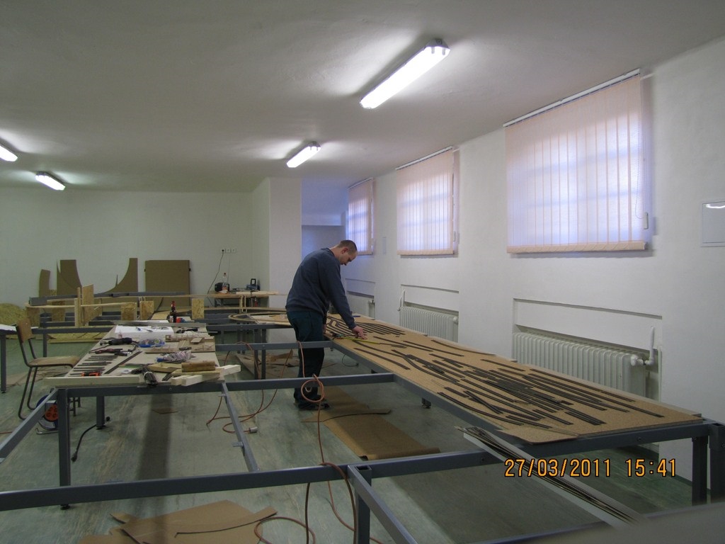 Zpátky v čase. Píše se rok 2011, vše je na začátku cesty...