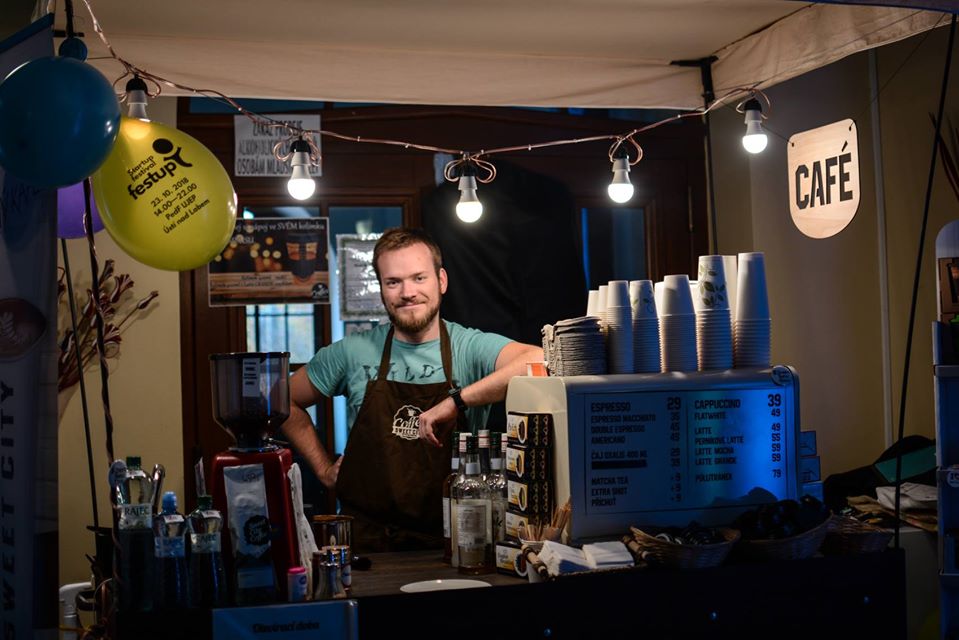 Začátky za prodejním stánkem :)