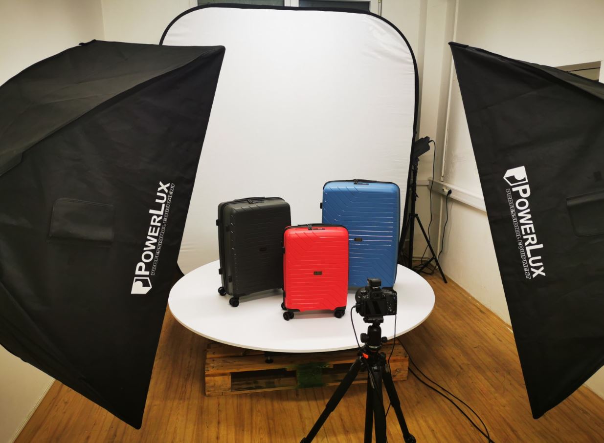 Fotostudio na cestovní kufry T-class v našem skladu