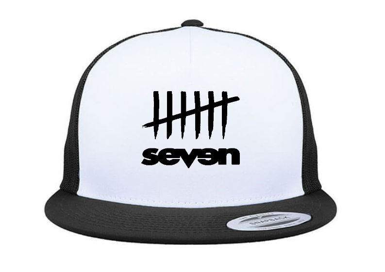 čepice, též v černé barvě